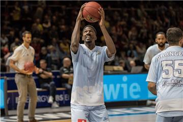 Testspieler Devon Walker gab beim Testspiel in Braunschweig seinen Einstand bei den Eisbären.