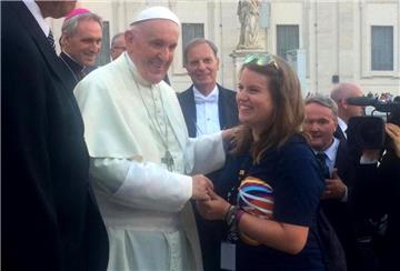 Theresa Eger aus Nordenham hat in Rom den Papst getroffen.