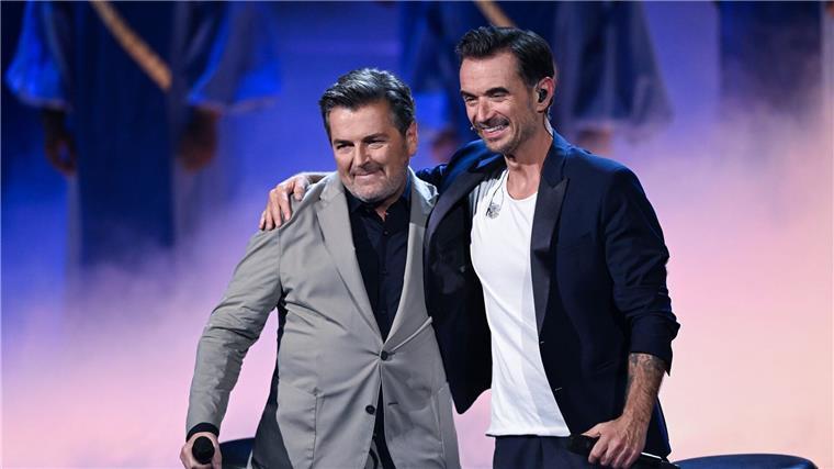 Thomas Anders (l) und Florian Silbereisen stehen auch mit ihrem zweiten Album wieder an der Spitze der deutschen Charts. (Archivbild)