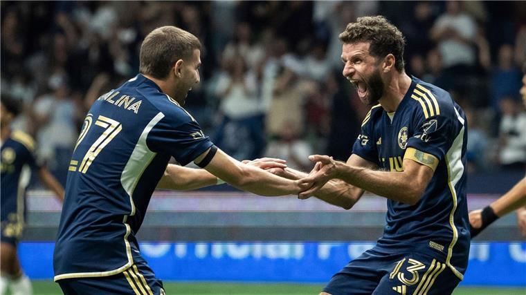 Drei Tore zum Geburtstag Thomas Müller hat auch in seinem neuen Verein viel zu jubeln.