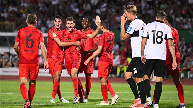 Bayern München siegt im Pokal souverän beim SSV Ulm Thomas Müller traf in Ulm zum Doppelpack.