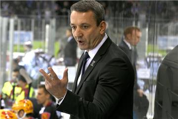 Thomas Popiesch spielt mit den Fischtown Pinguins bei seinem Ex-Club Dresdner Eislöwen.