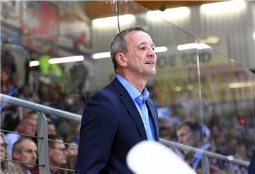 Thomas Popiesch, Trainer der Fischtown Pinguins, ärgert sich über die Terminplanung in der DEL.