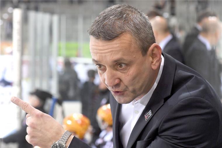 Thomas Popiesch, Trainer der Fischtown Pinguins, sah ein enges Spiel gegen die Iserlohn Roosters. 