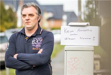 Thorben Laboda aus dem Schierholzgebiet ärgert sich seit Wochen über den nicht funktionsfähigen Glasfaserzugang seines lokalen DSL-Anbieters.