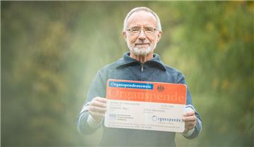 Tierarzt, Kunsthändler und Journalist Dr. Hans-Joachim Andres aus Beverstedt wirbt offen für die Organspende. Im Februar 2018 spendete er seiner Ex-Frau eine seiner Nieren und sicherte seiner einstigen Lebenspartnerin dadurch mehr Lebensqualität für deren Zukunft statt zwei Mal wöchentlicher Dialyse.