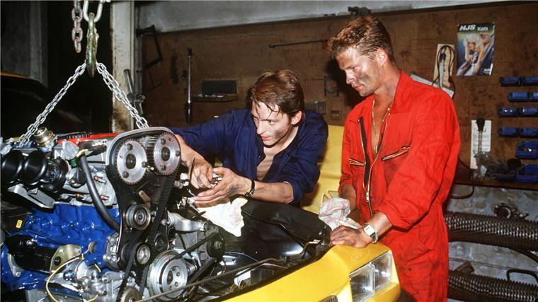 Streit um „Manta Manta“-Film beigelegt Til Schweiger (r) und Stefan Gabelhoff 1991 in einer Szene aus der Komödie „Manta, Manta“.