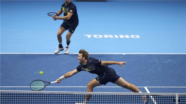 Historisch: Krawietz/Pütz bei Saisonfinale im Halbfinale Tim Pütz (hinten) und Kevin Krawietz (vorn) treten nach den ATP Finals noch bei der Davis-Cup-Endrunde an.