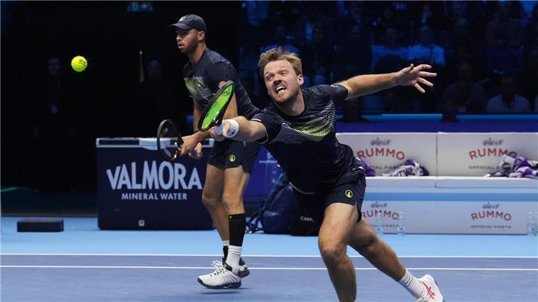 Vor Halbfinale: Krawietz/Pütz verlieren zum Gruppenabschluss Tim Pütz (l) und Kevin Krawietz (r) haben am Samstag die Chance, ins Endspiel der ATP Finals einzuziehen.
