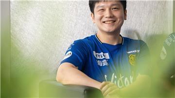 Tischtennis-Star Fan Zhendong bei seiner Vorstellung in Saarbrücken.