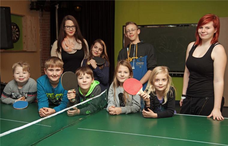 Zeven: Haus an der Bäckerstraße wird neues Jugendzentrum Tischtennis und Bewegungsspiele mit viel Platzbedarf werden nach dem Umzug in das Haus der Jugend im ehemaligen Martin-Luther-Saal in Zeven gespielt, der laut Gisela Drosten ausreichend Platz dafür bietet. Der Saal soll deshalb zum Veranstaltungs- und Bewegungsraum werden.