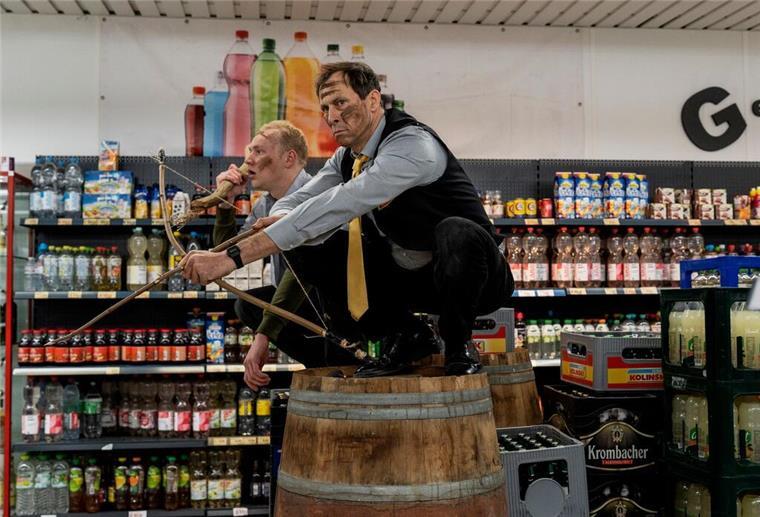 Peinliches aus dem Supermarkt: Die neue „Discounter“-Staffel Titus (Bruno Alexander) und Thorsten (Marc Hosemann) in einer Szene aus „Die Discounter“.