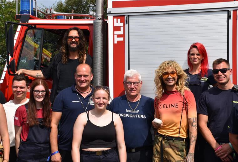 Tokio Hotel war mit ihrem Filmteam auf dem Deichbrand unterwegs.