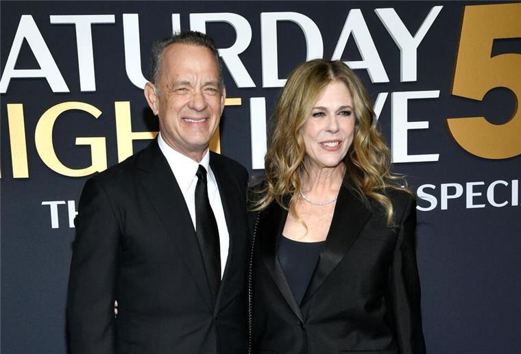 Tom Hanks und seine Frau Rita Wilson auf dem roten Teppich der SNL-Jubiläumsshow.