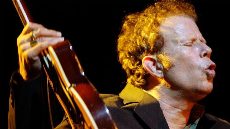 „Filme für die Ohren“: US-Multitalent Tom Waits wird 75 Tom Waits hat sich in den vergangenen Jahren rar gemacht. (Archivbild)