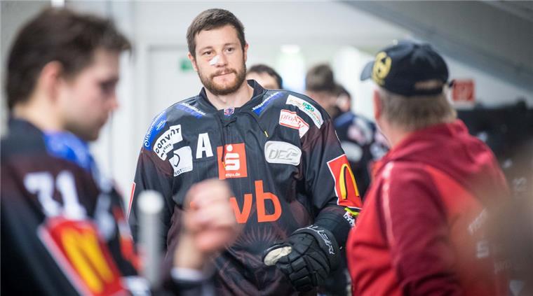 Fischtown Pinguins: Fans wählen das Tor des Monats November Topscorer Jan Urbas ist wieder Kandidat für die Wahl zum Torschützen des Monats.