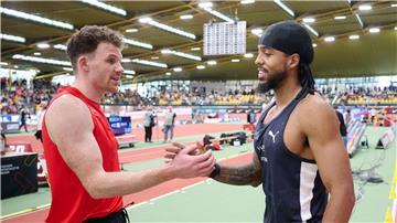 Torben Blech (l) und Bo Kanda Lita Baehre wurden mit derselben Höhe deutsche Hallenmeister.