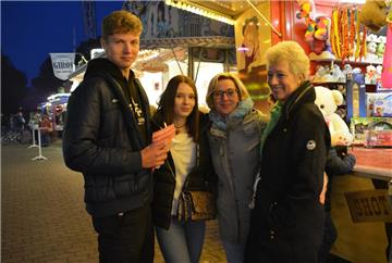 Torge Mietzke, Fenja Murawski, Yvonne Murawski und Cornelia Puklitsch-Eckert gen...