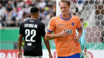 Torschütze für Darmstadt: Der Schwede Oscar Vilhelmsson trifft in Hamburg zum 3:1.