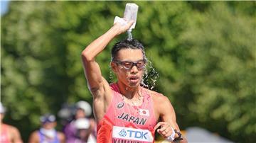 Toshikazu Yamanishi hat den Weltrekord im Straßengehen über die 20 Kilometer geknackt.