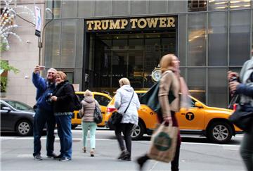 Touristen steuern immer häufiger den Trump-Tower in Manhattan an.