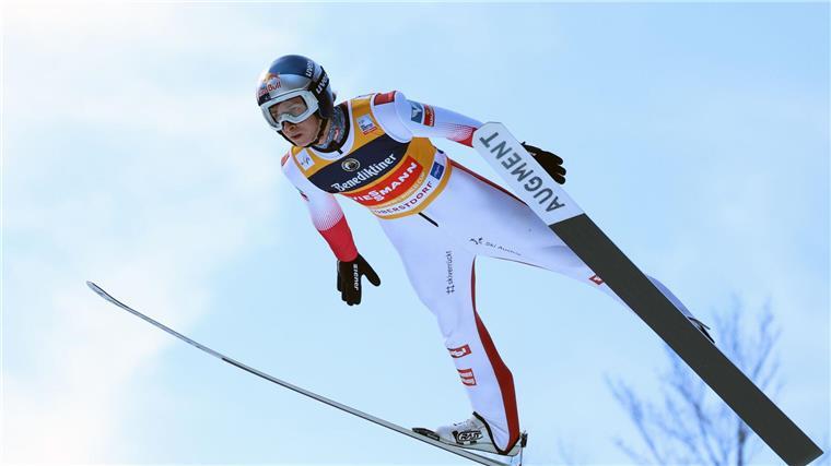 Skispringer bei Heimspiel chancenlos - Zajc gewinnt Tournee-Sieger Tschofenig fliegt in Oberstdorf.