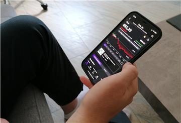 Trading-Apps werden immer beliebter. Die Gefahren des Spekulierens sollten Anleger nicht unterschätzen.
