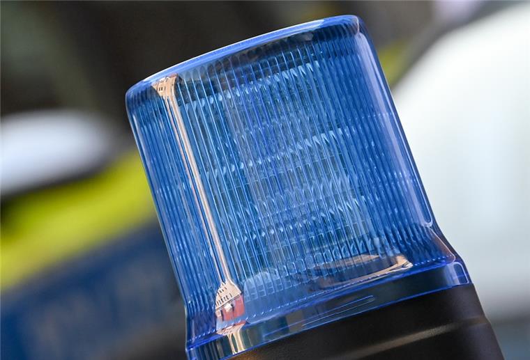 Kleinkind wird vom Auto der Eltern überrollt und stirbt Tragischer Vorfall in Hannover.