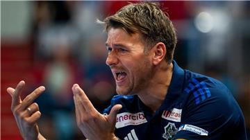 Trainer Christian Prokop hat mit der TSV Hannover-Burgdorf die Tabellenführung in der Handball-Bundesliga verpasst.