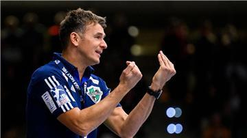 Trainer Christian Prokop und die TSV Hannover-Burgdorf spielten beim Bergischen HC.