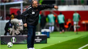 Trainer Frank Schmidt startete erfolgreich mit dem 1. FC Heidenheim in die Ligaphase der Conference League.