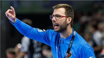 Trainer Jaron Siewert und die Füchse Berlin feierten einen klaren Heimsieg über die HSG Wetzlar.