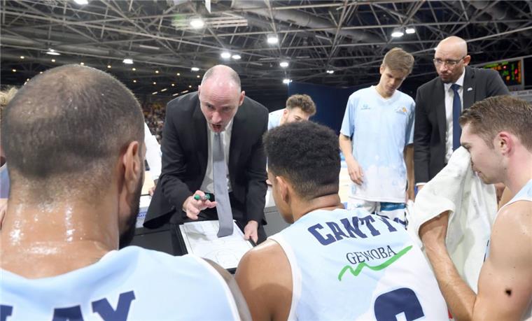 Basketball: Coach Mai lässt die Eisbären wieder los Trainer Michael Mai - der seiner Mannschaft lediglich lange Wochenenden gewährt hat, ansonsten aber durchtrainieren ließ -geht davon aus, dass die spielfreie Zeit seinen Spielern geholfen hat, die Akkus wieder aufzuladen.