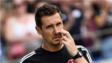 Trainer Miroslav Klose muss künftig auf Julain Kania verzichten.