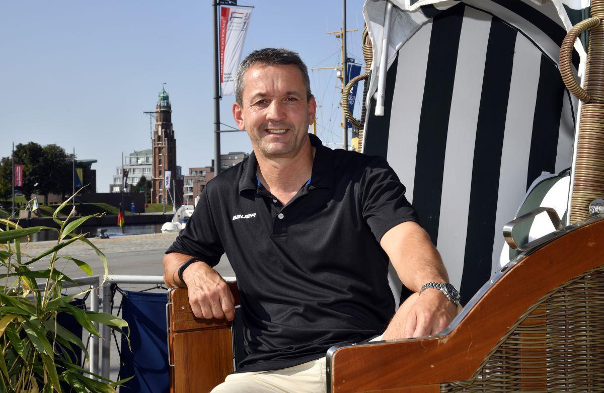 Popiesch: Ich bleibe in Bremerhaven Trainer Thomas Popiesch beendete Spekulationen über einen Wechsel nach Wolfsburg mit einem Treuebekenntnis zu den Fischtown Pinguins.