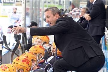 Trainer Thomas Popiesch hatte gegen den EHC Red Bull München praktisch seinen kompletten Kader zur Verfügung 