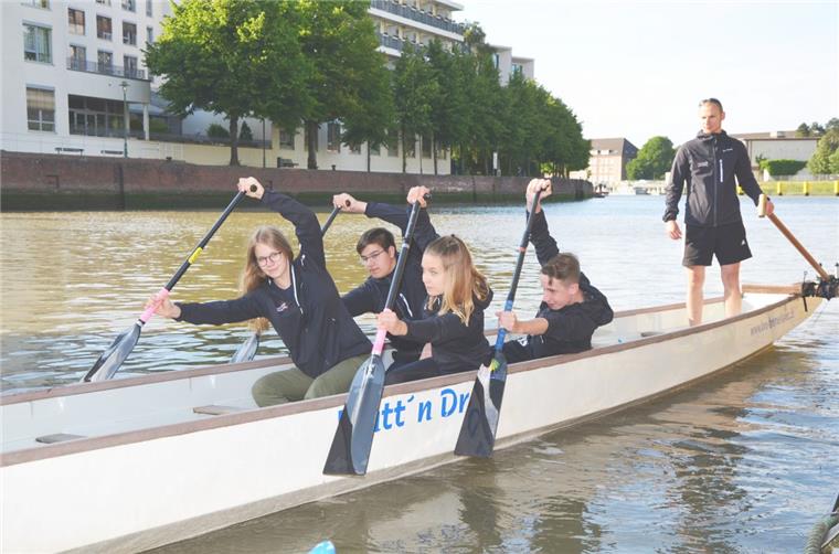 Trainieren fleißig, um bei der Drachenboot-EM in Moskau topfit zu sein (von links): Pauline Pawlik, Fynn Seybold, Marie Körner, Jannis Müller und Steuermann Sebastian Müller.
