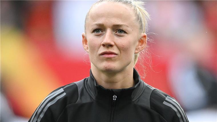 Fußballerin Schüller und Seglerin Vadlau kein Paar mehr Trennung von Lebensgefährtin und Olympiasiegerin Lara Vadlau: Lea Schüller