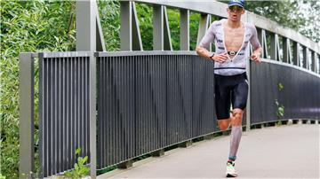 Triathlet Magnus Ditlev holt sich den Sieg in Roth.