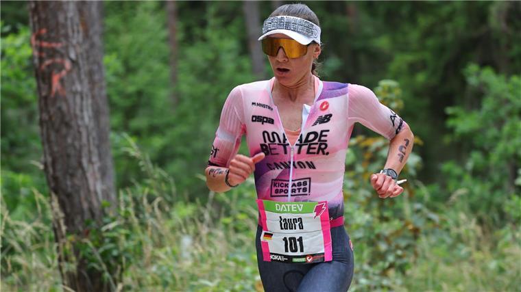 Ohne Triathlon-Weltbestzeit: Favoritin Philipp siegt in Roth Triathletin Laura Philipp war in Roth eine Klasse für sich.