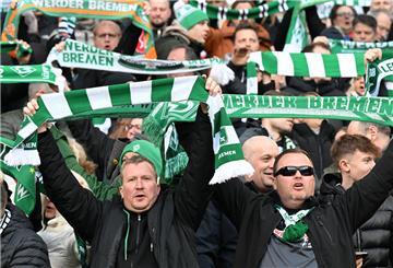 Trikot-Geheimnis enthüllt? Werder-Spieler in neuem Jersey gesichtet.