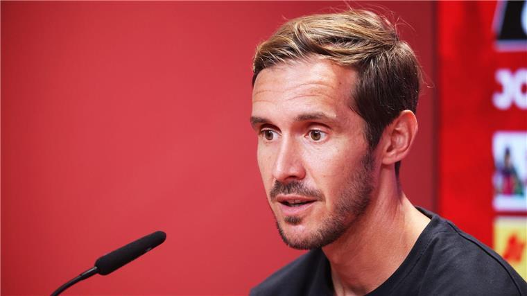 Schusters schlechte Erinnerungen - Müller weiter im SC-Tor Tritt mit dem SC Freiburg am Sonntag bei Bayern München an: Trainer Julian Schuster.