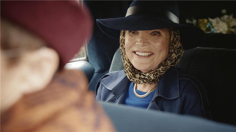 Uschi Glas fällt auf Enkeltrick rein - zum Glück nur im Film
