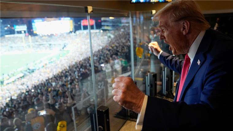Trump will als erster amtierender Präsident einen Super Bowl vor Ort verfolgen.