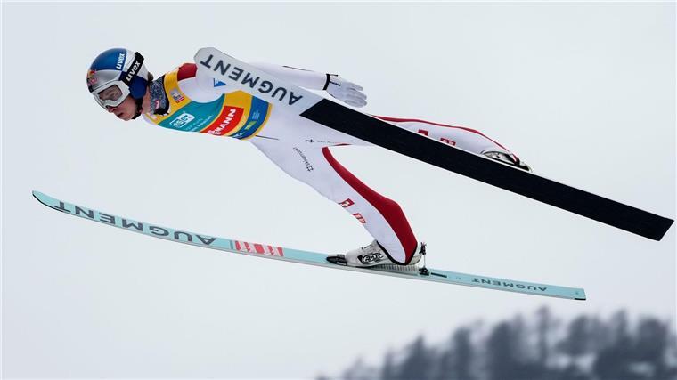 Tschofenig fliegt zum Gesamtsieg.