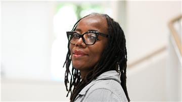 Tsitsi Dangarembga kämpft gegen Diskriminierung, Verfolgung und Korruption.