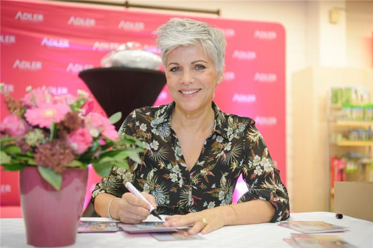 TV-Star zum Anfassen: Birgit Schrowange in Spaden TV-Moderatorin und Modemädchen: Birgit Schrowange.
