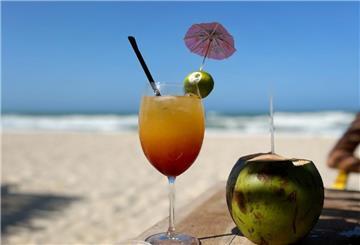 Cocktails an einem Strand
