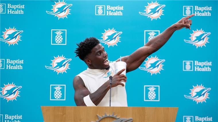 NFL-Star nach Polizei-Aktion: Ich hätte cleverer sein können Tyreek Hill fordert die Entlassung eines Polizisten, der in seine Verkehrskontrolle verwickelt war.