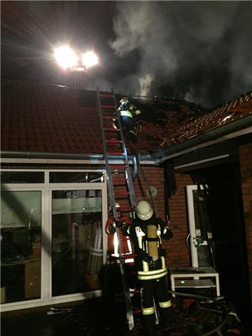 Über 100 Feuerwehrleute waren in der Nacht zu Sonntag im Einsatz.